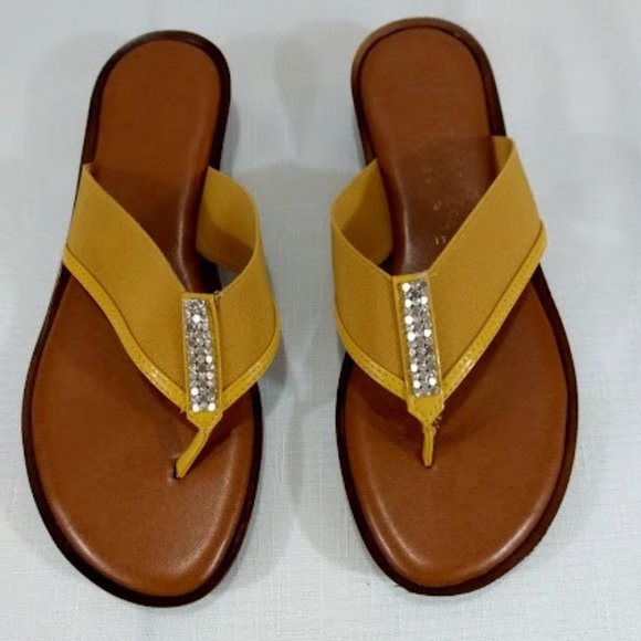 Flip flop sandals with gold tone accented  with silver tone studs and rhinestone - Picture 1 of 4